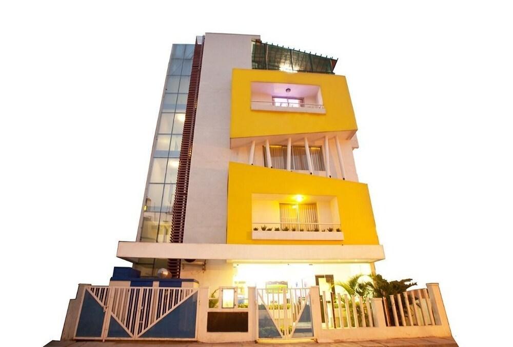 Capital O 16324 Niche Suites Bangalore Buitenkant foto