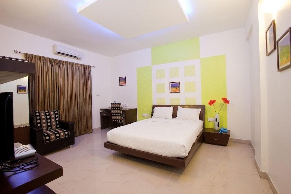 Capital O 16324 Niche Suites Bangalore Buitenkant foto