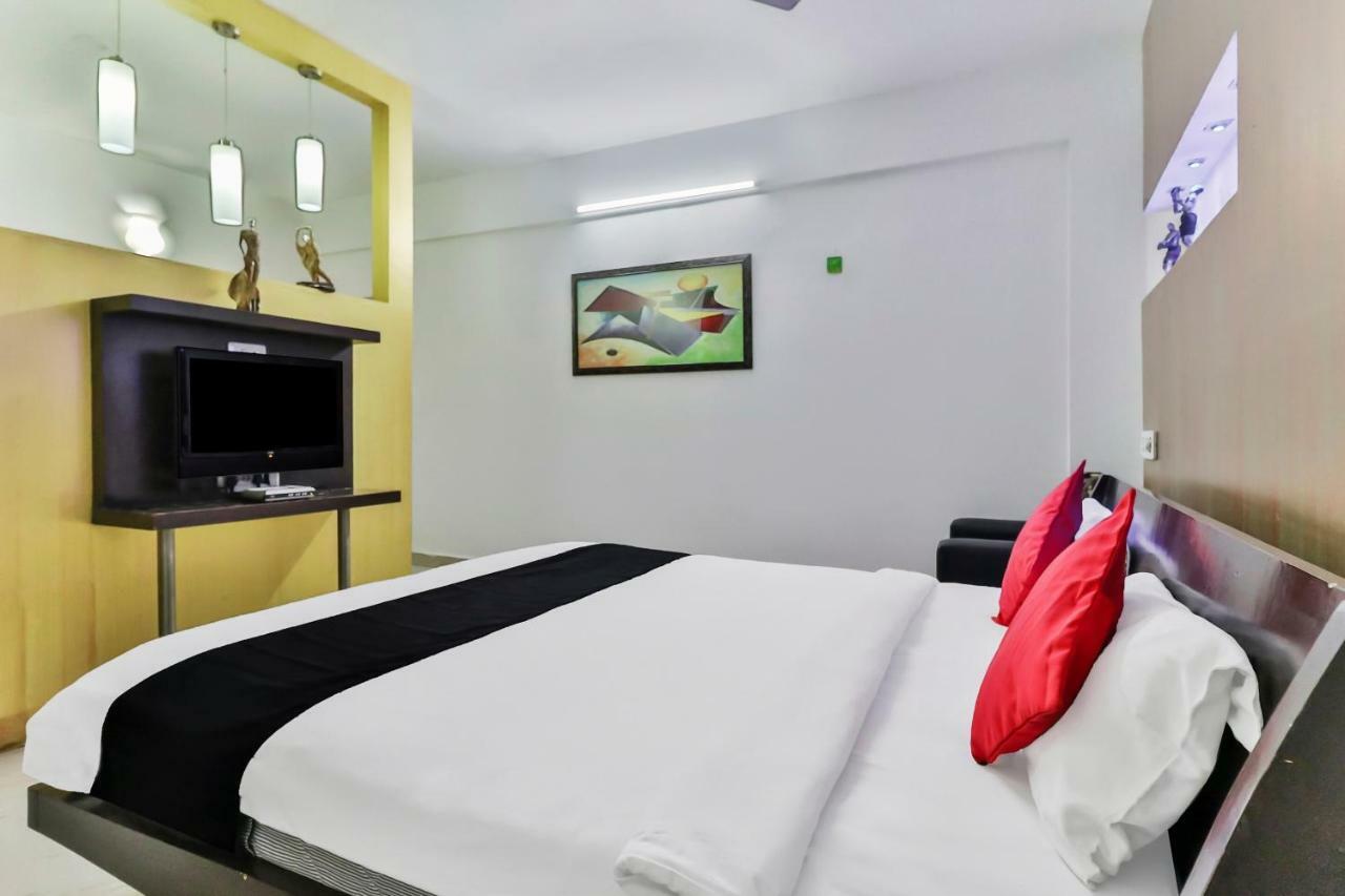 Capital O 16324 Niche Suites Bangalore Buitenkant foto