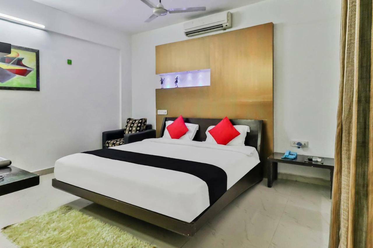 Capital O 16324 Niche Suites Bangalore Buitenkant foto
